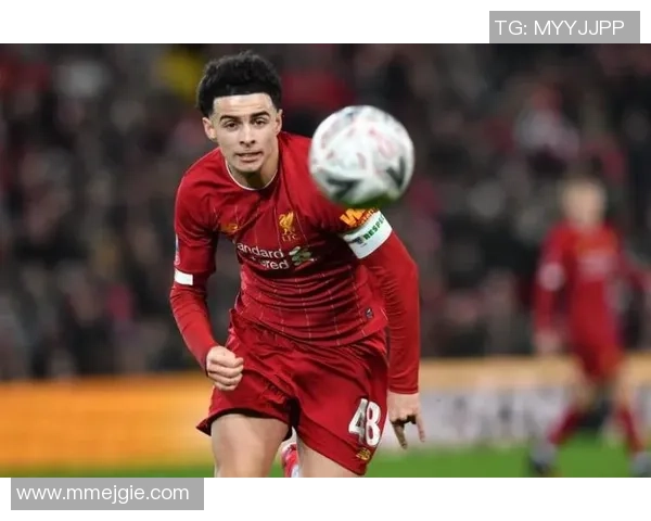 格雷茨卡的足球之路与未来展望：从天才少年到中场核心的成长历程