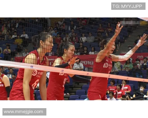 江苏女排与辽宁女排巅峰对决展现女排精神与团队合作的精彩瞬间